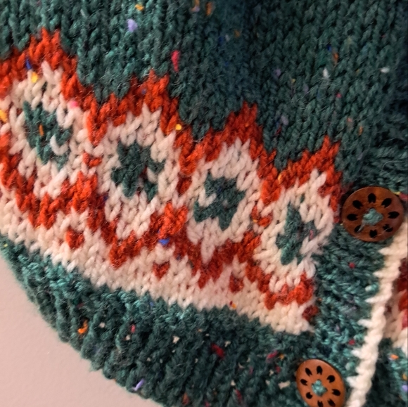 Hand knit cardigan - Picture 2 of 6